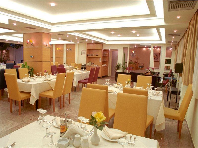 Preveza City Comfort Hotel ภายนอก รูปภาพ