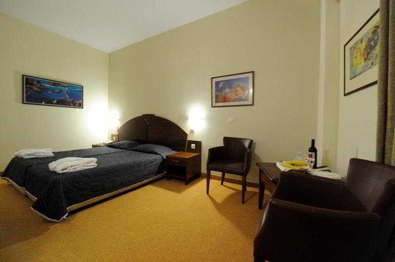 Preveza City Comfort Hotel ภายนอก รูปภาพ