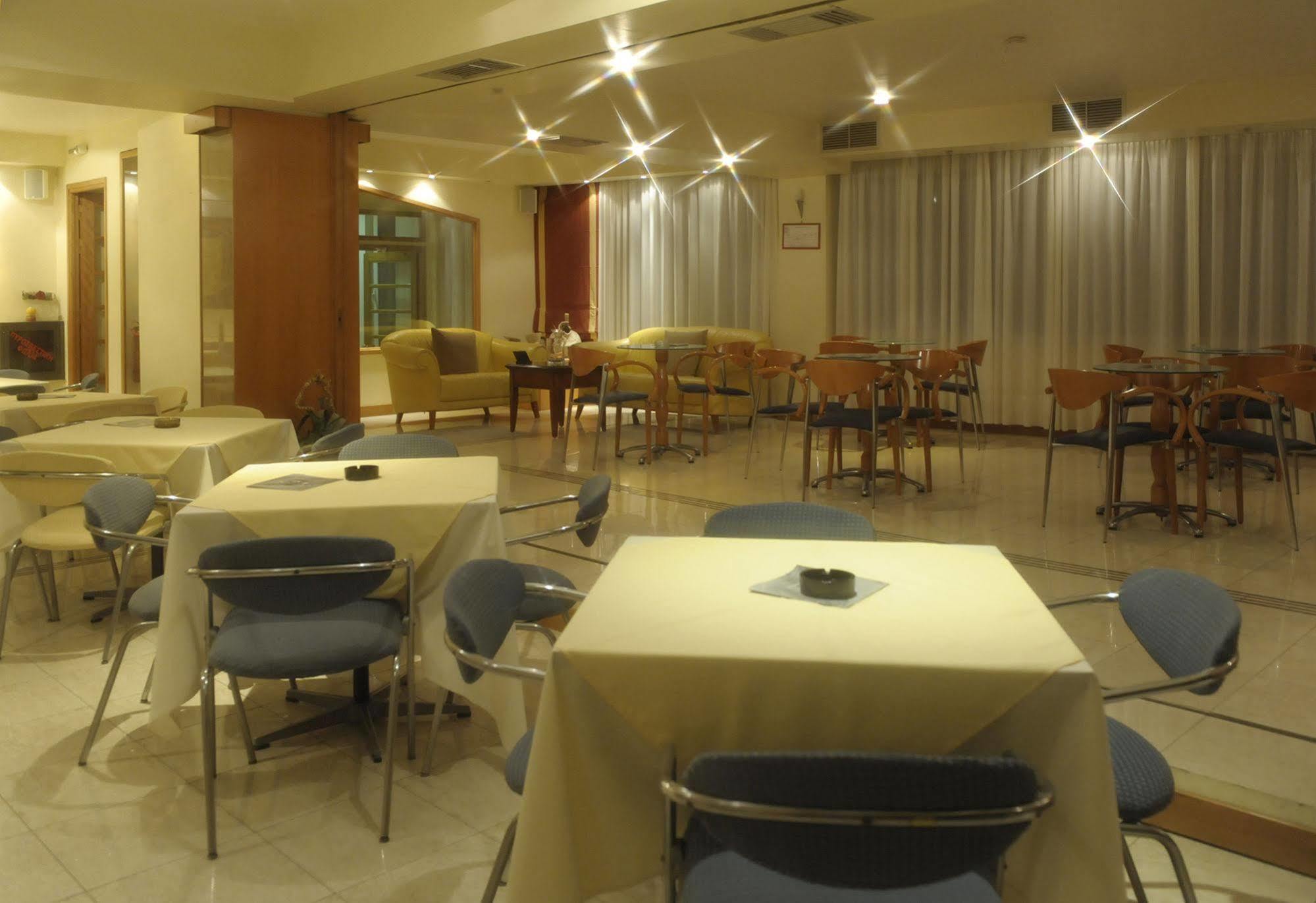 Preveza City Comfort Hotel ภายนอก รูปภาพ