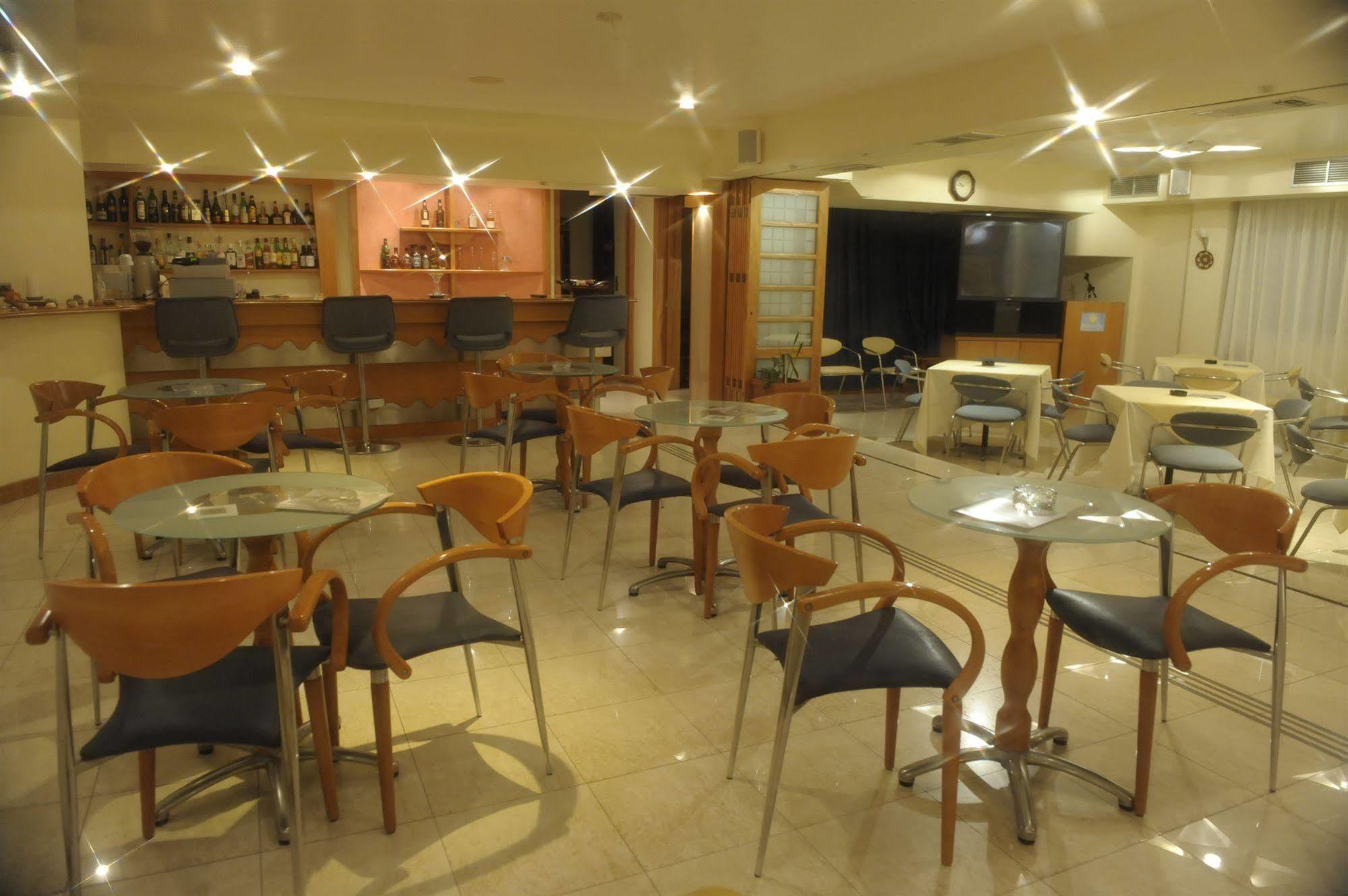 Preveza City Comfort Hotel ภายนอก รูปภาพ